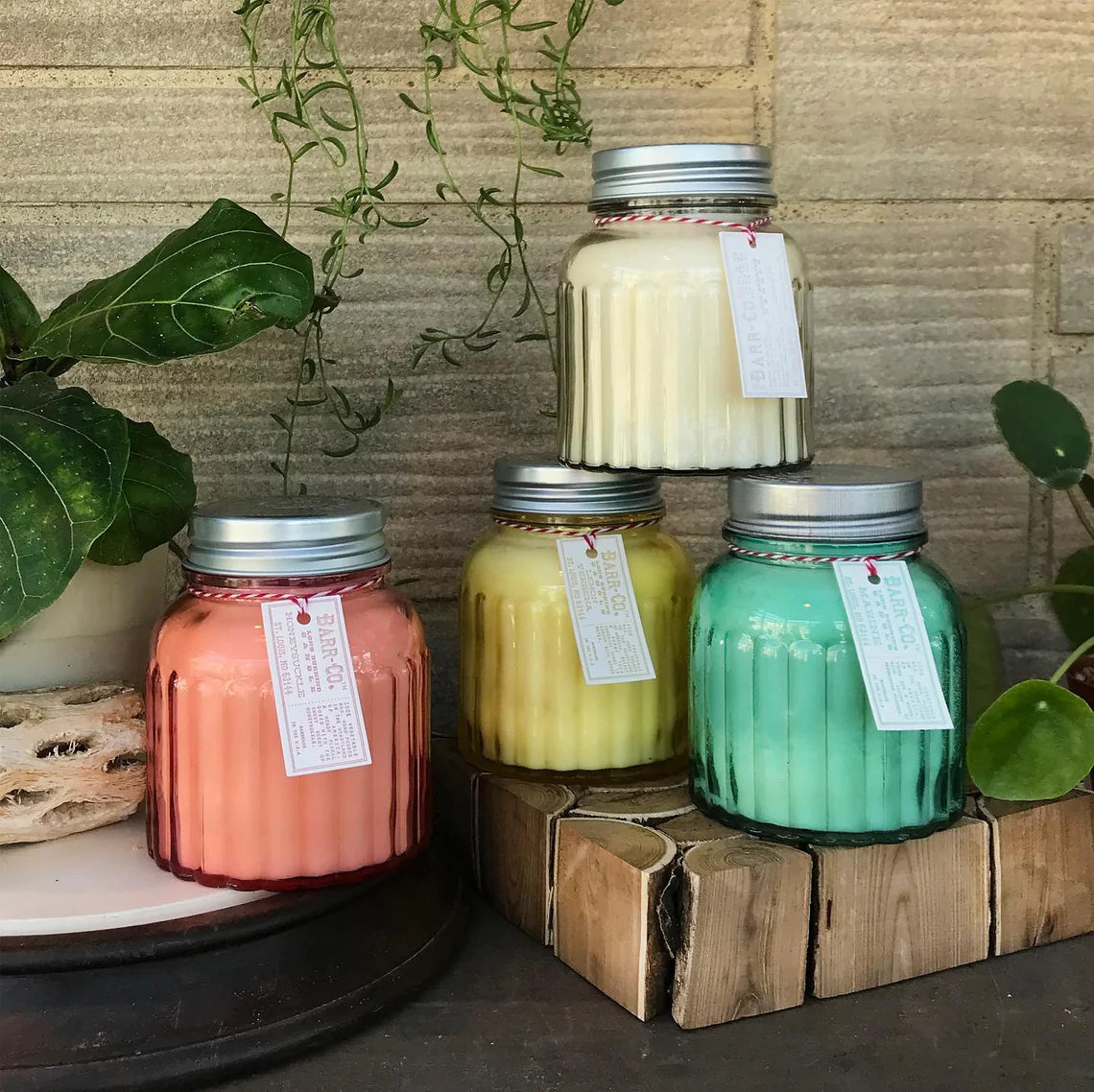 Barr-Co Apothecary Candle 'Honeysuckle'